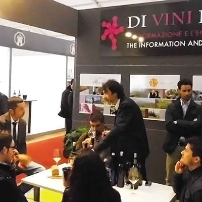 stand vini di luce